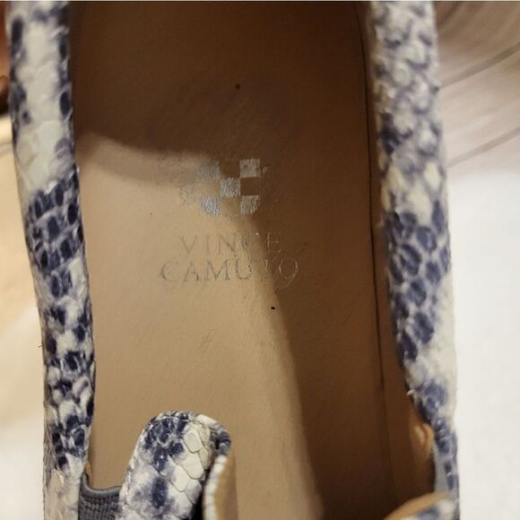 Vince Camuto grey/white snakeskin leather loafers - Picture 4 of 10